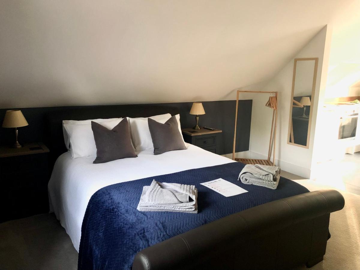Oakworth Lodge - New Self Contained Studio Хитфилд Экстерьер фото
