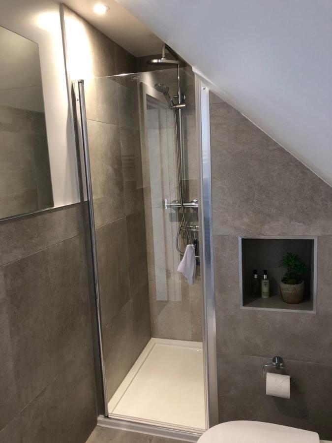 Oakworth Lodge - New Self Contained Studio Хитфилд Экстерьер фото