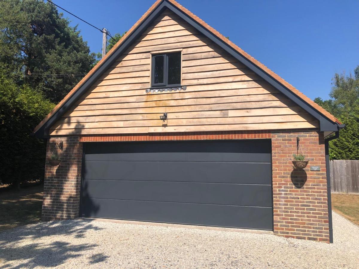 Oakworth Lodge - New Self Contained Studio Хитфилд Экстерьер фото