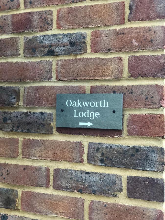 Oakworth Lodge - New Self Contained Studio Хитфилд Экстерьер фото
